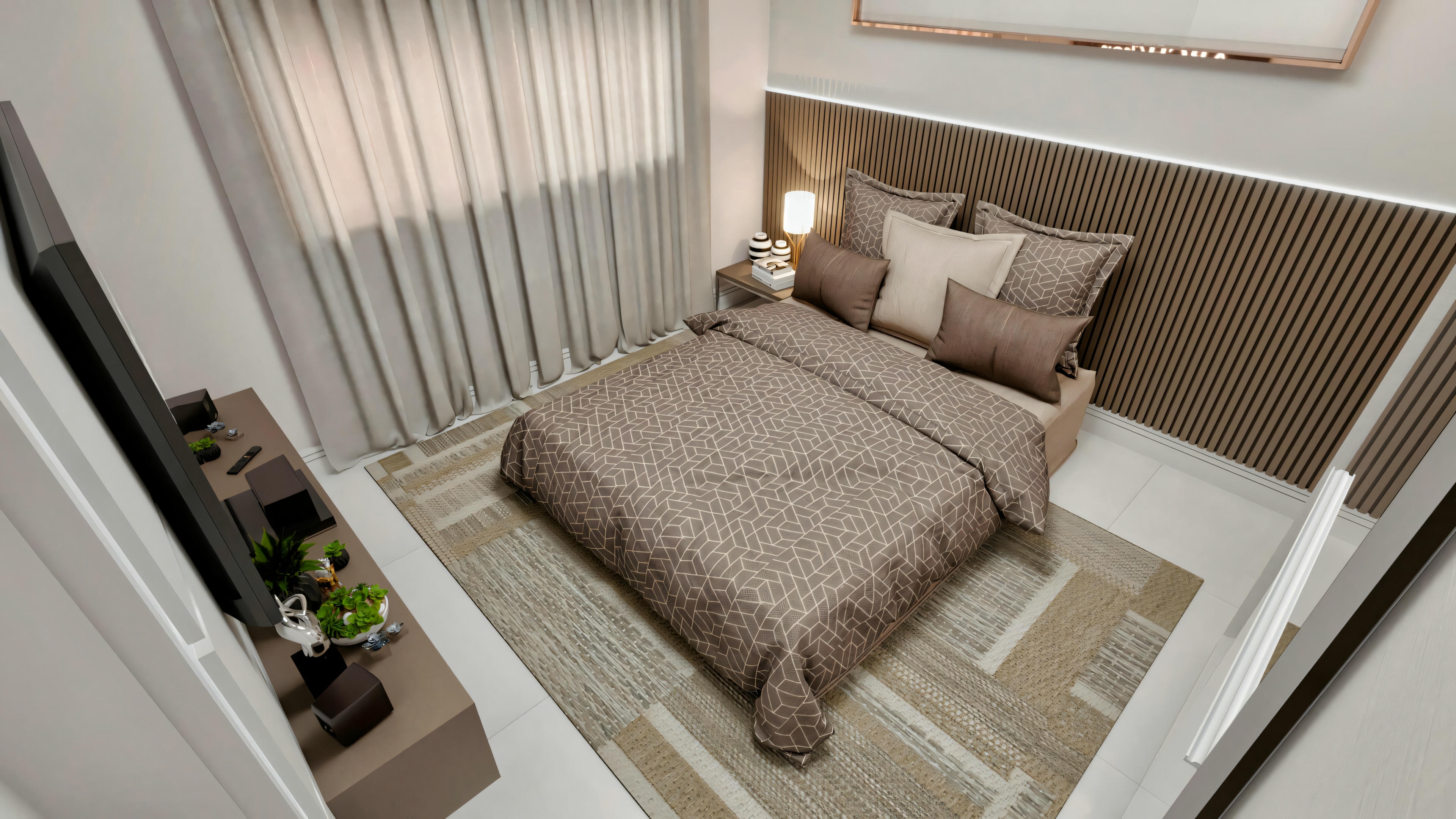 Dormitorio con cama de colcha gris, mesitas de noche con lámparas y papel pintado a rayas.
