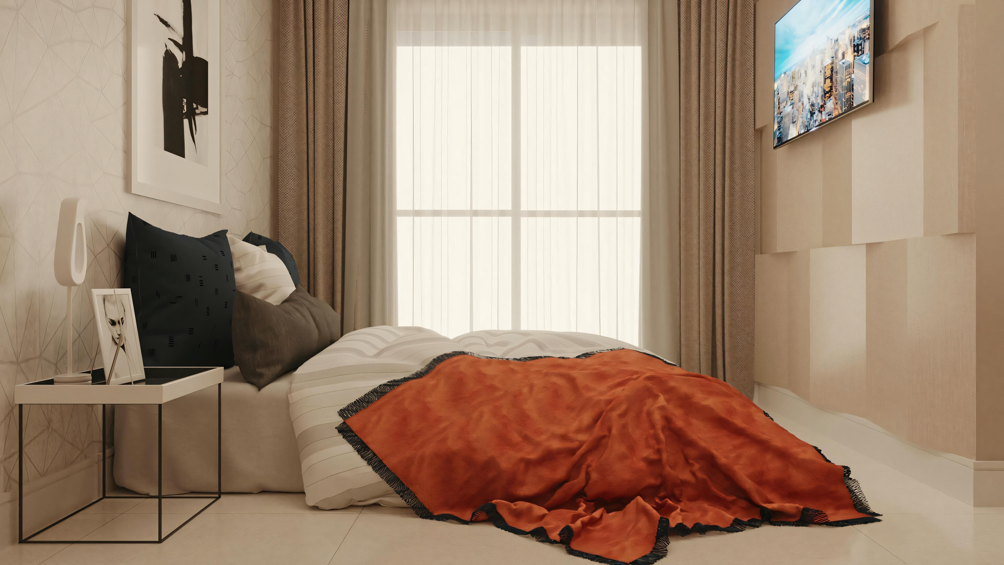 Una habitación moderna con una cama grande cubierta con un edredón naranja, mesa lateral con libros y un ítem decorativo, y una TV de pantalla plana montada en la pared.