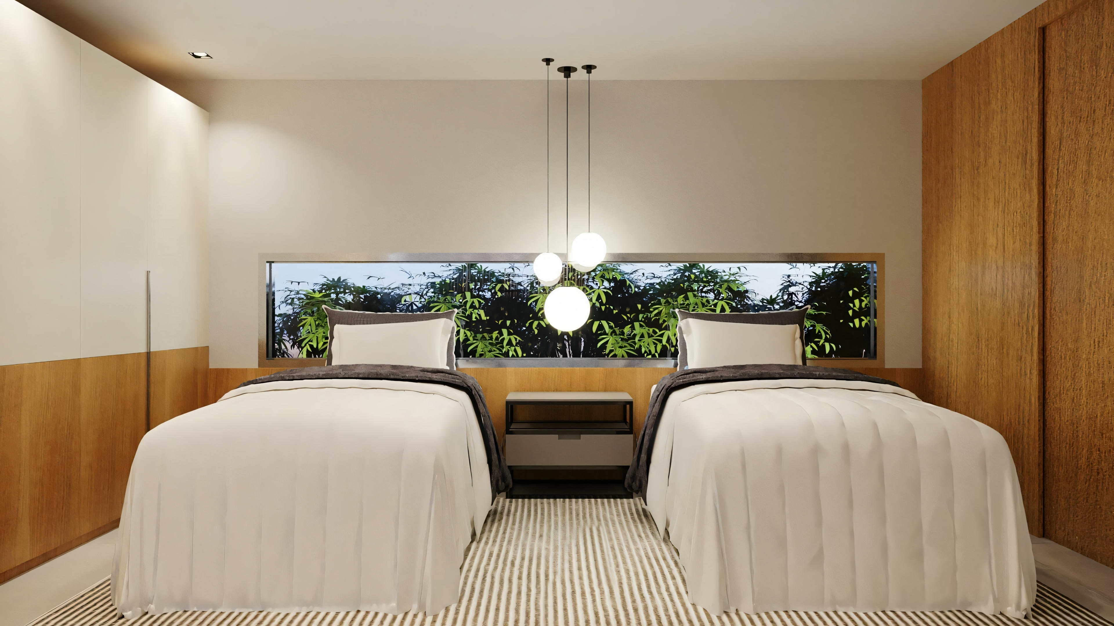 Um quarto com duas camas, luminária central e paredes revestidas de madeira.
