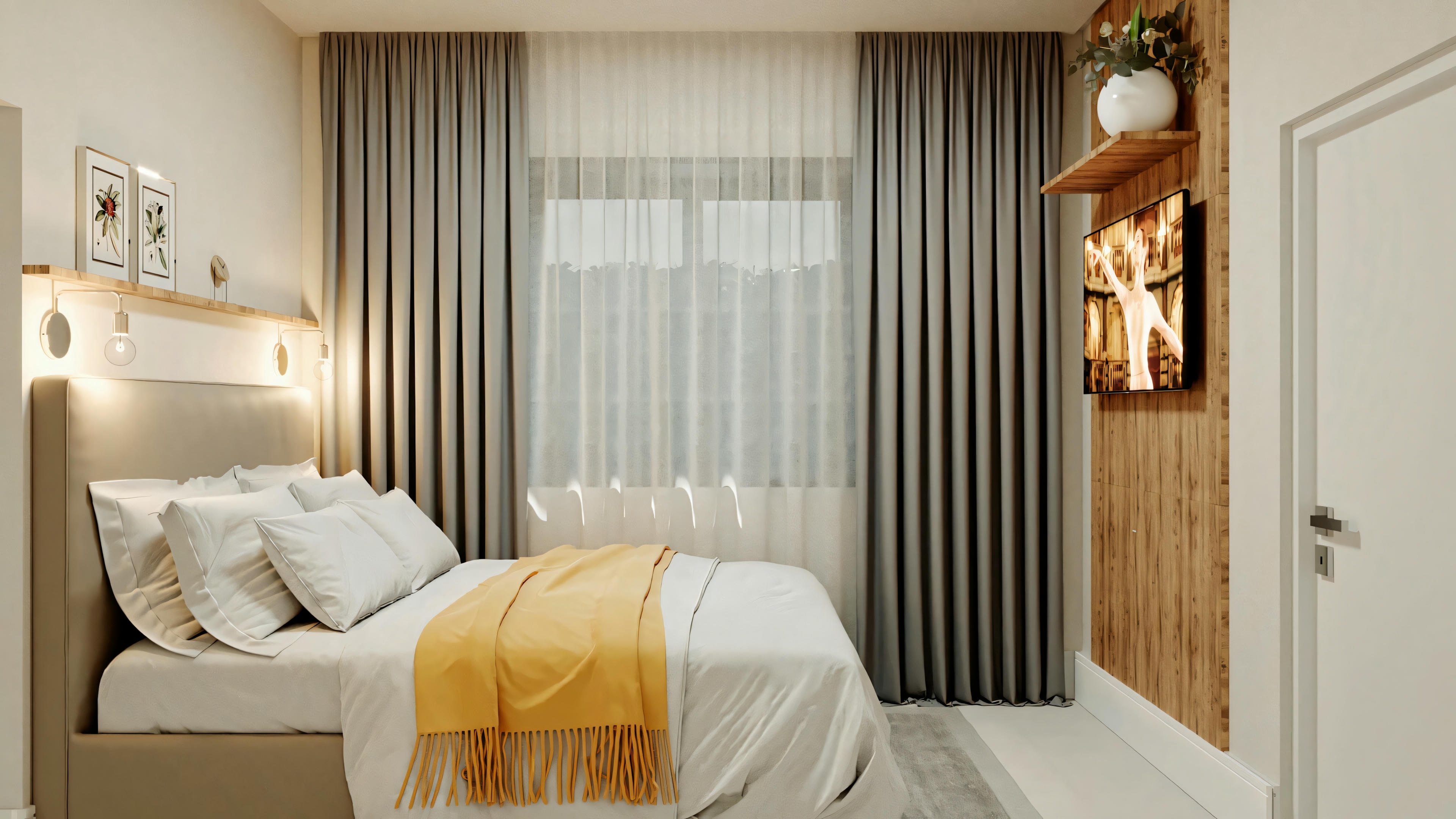Quarto com cama coberta por roupa de cama branca e amarela, flanqueada por duas mesas de cabeceira, com paredes brancas painéis e cortinas transparentes.