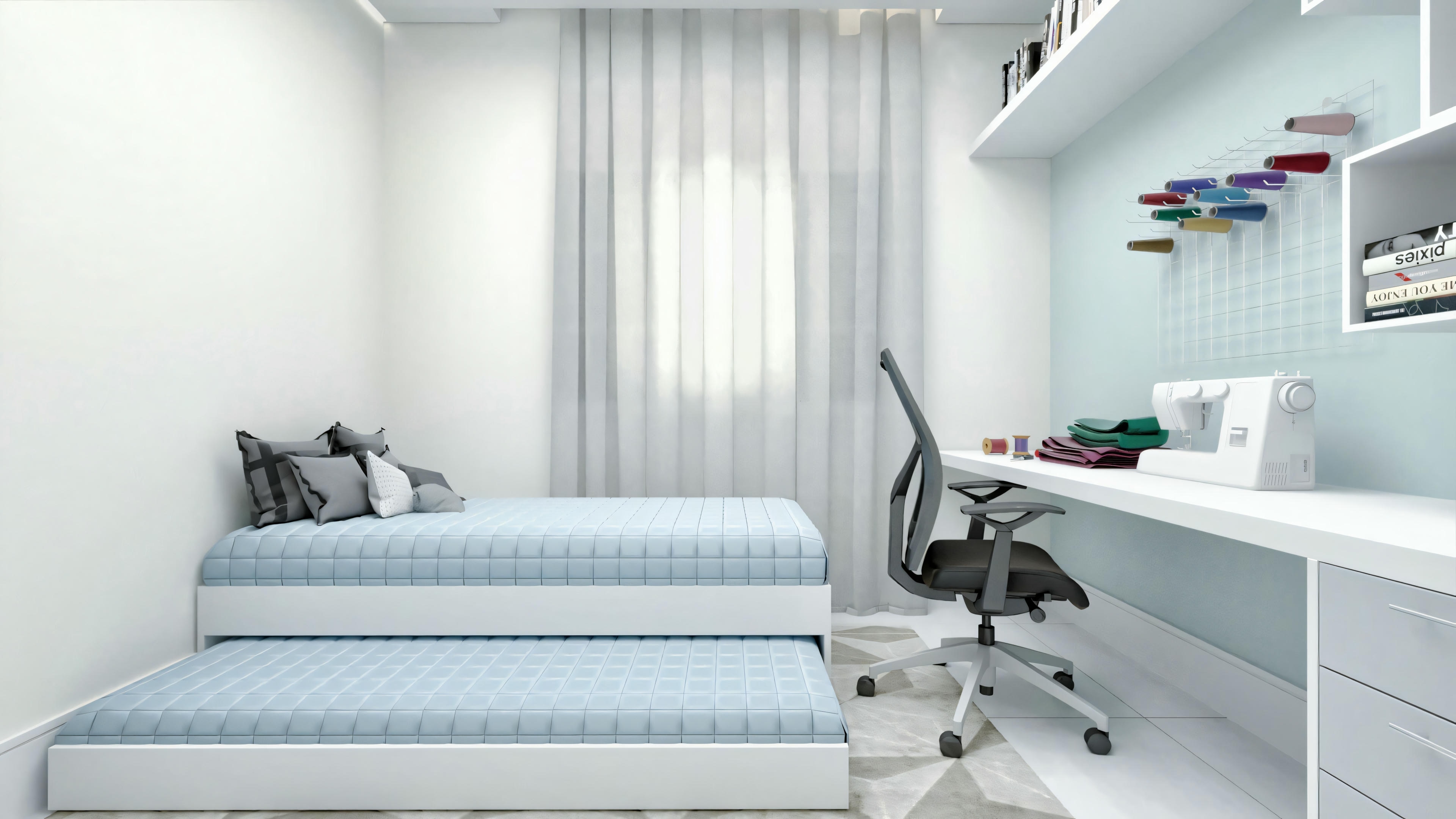 Un dormitorio moderno con cama de rayas azules, escritorio con silla de oficina y estantes encima del escritorio.