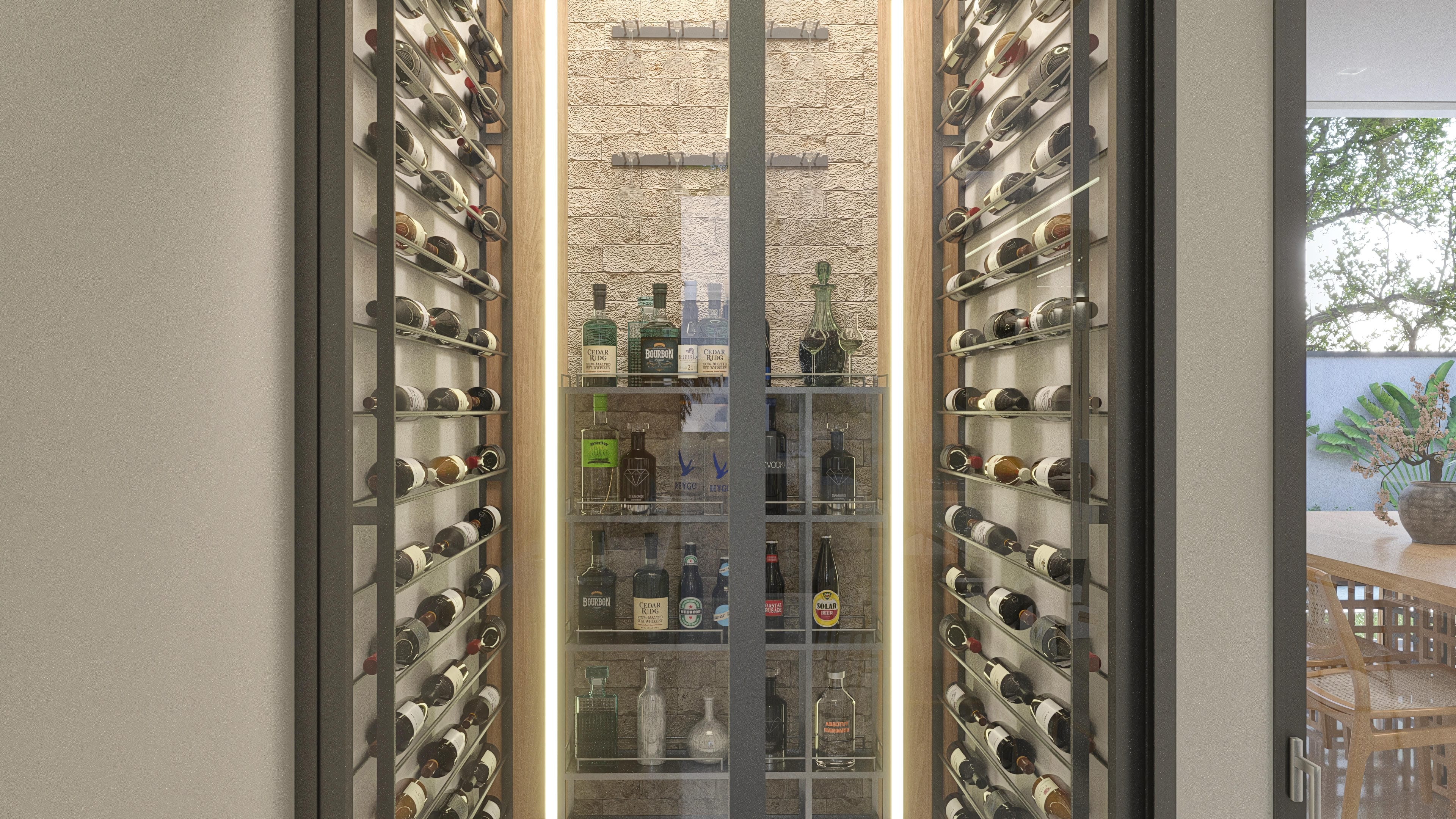 Interior de adega climatizada com prateleiras repletas de garrafas de vinho e bebidas, paredes em textura de pedra e iluminação em LED. Vista para área externa.