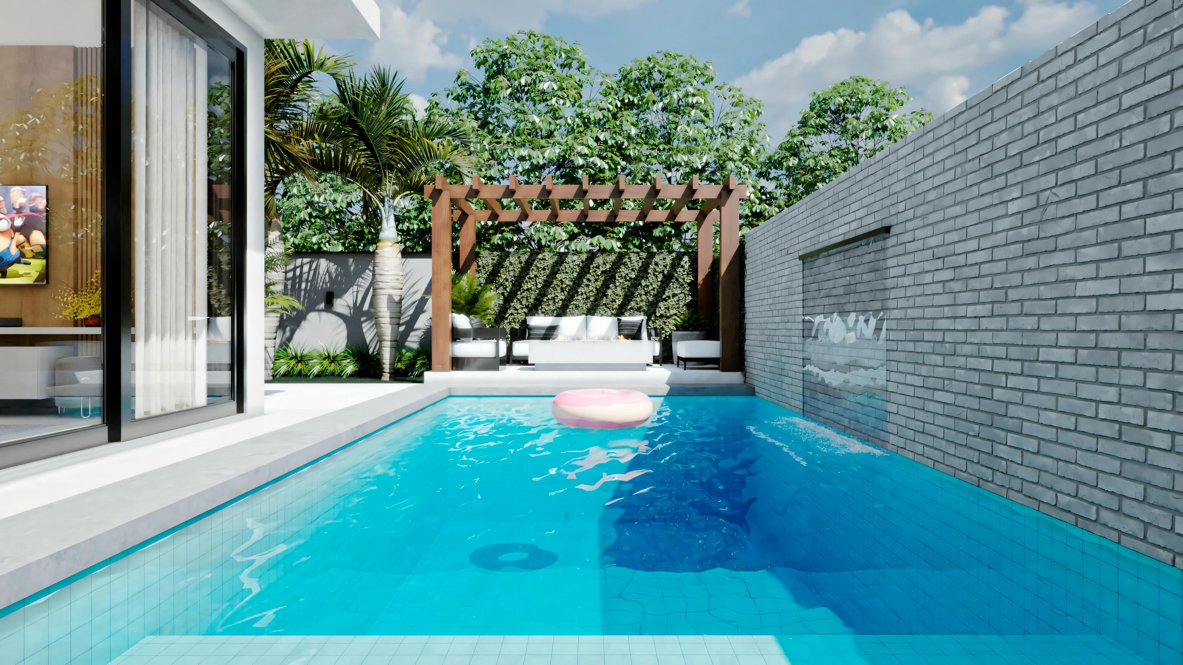 Una área exterior moderna con piscina rectangular, pared de ladrillos alta y estructura de pérgola al fondo.
