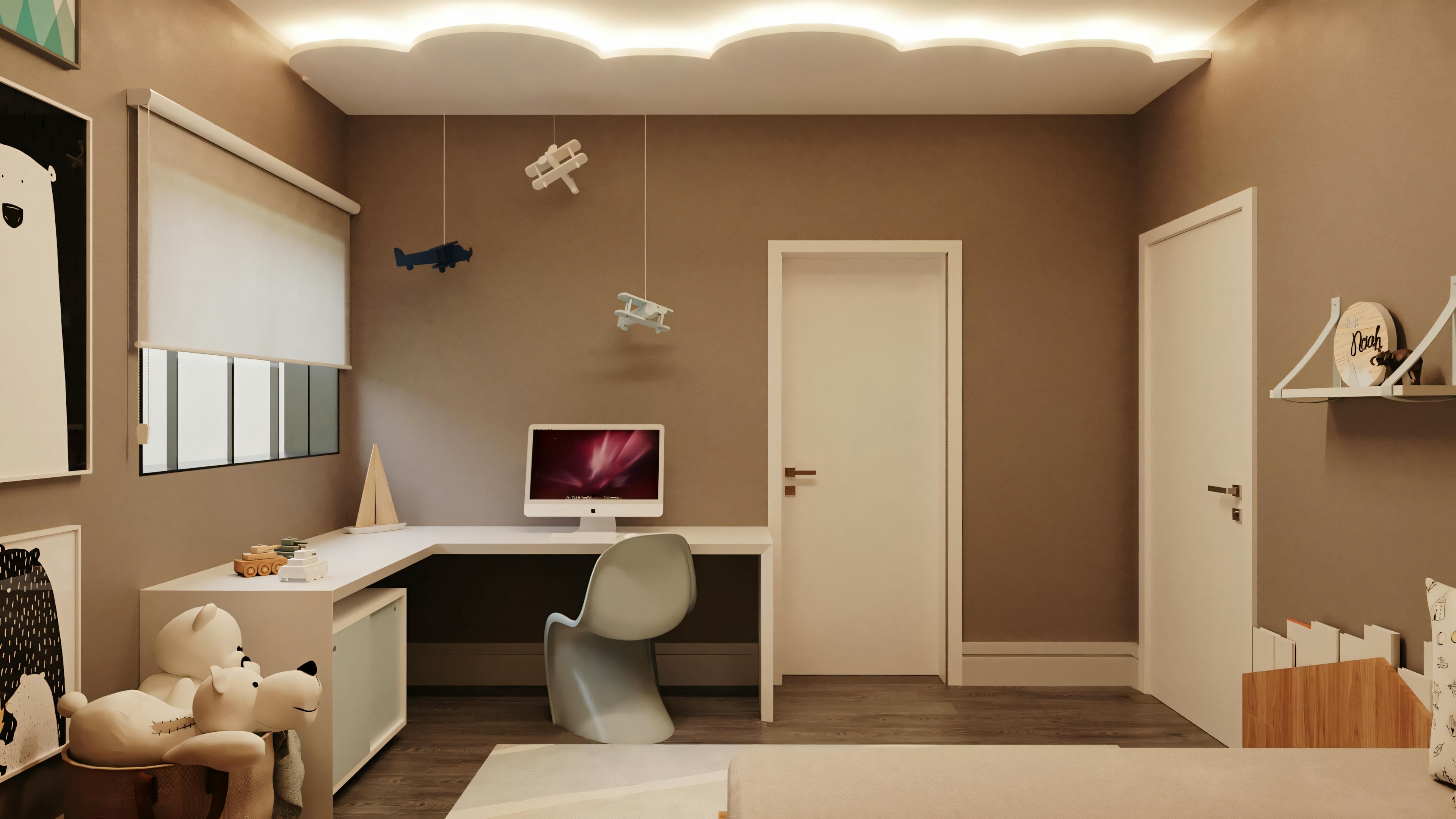 Um escritório moderno com uma mesa, monitor de computador, cadeira, prateleiras com livros e itens decorativos. Há também uma poltrona e uma luminária suspensa.