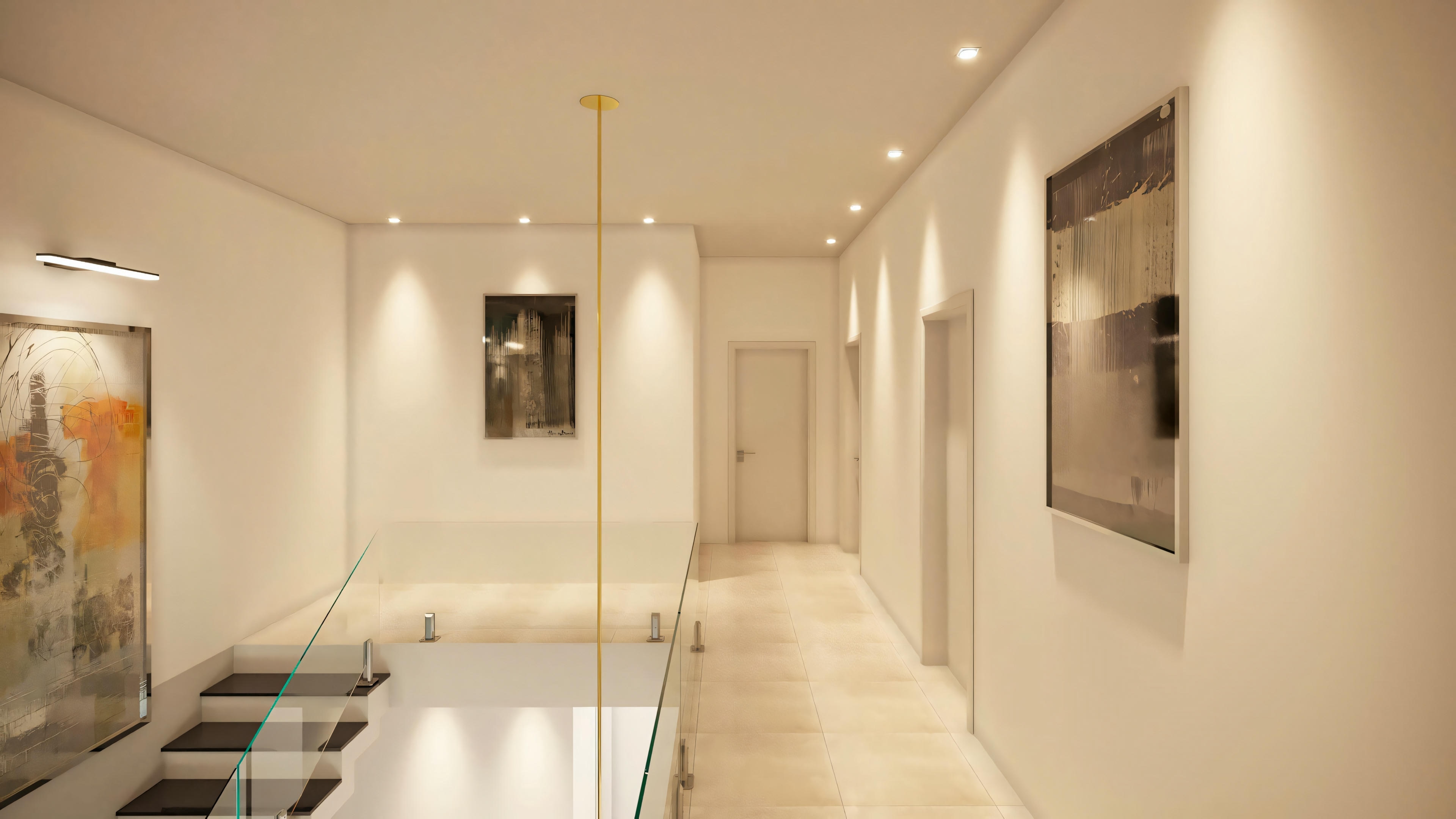 Corredor interno com piso reflexivo, paredes adornadas com quadros e teto com iluminação embutida.