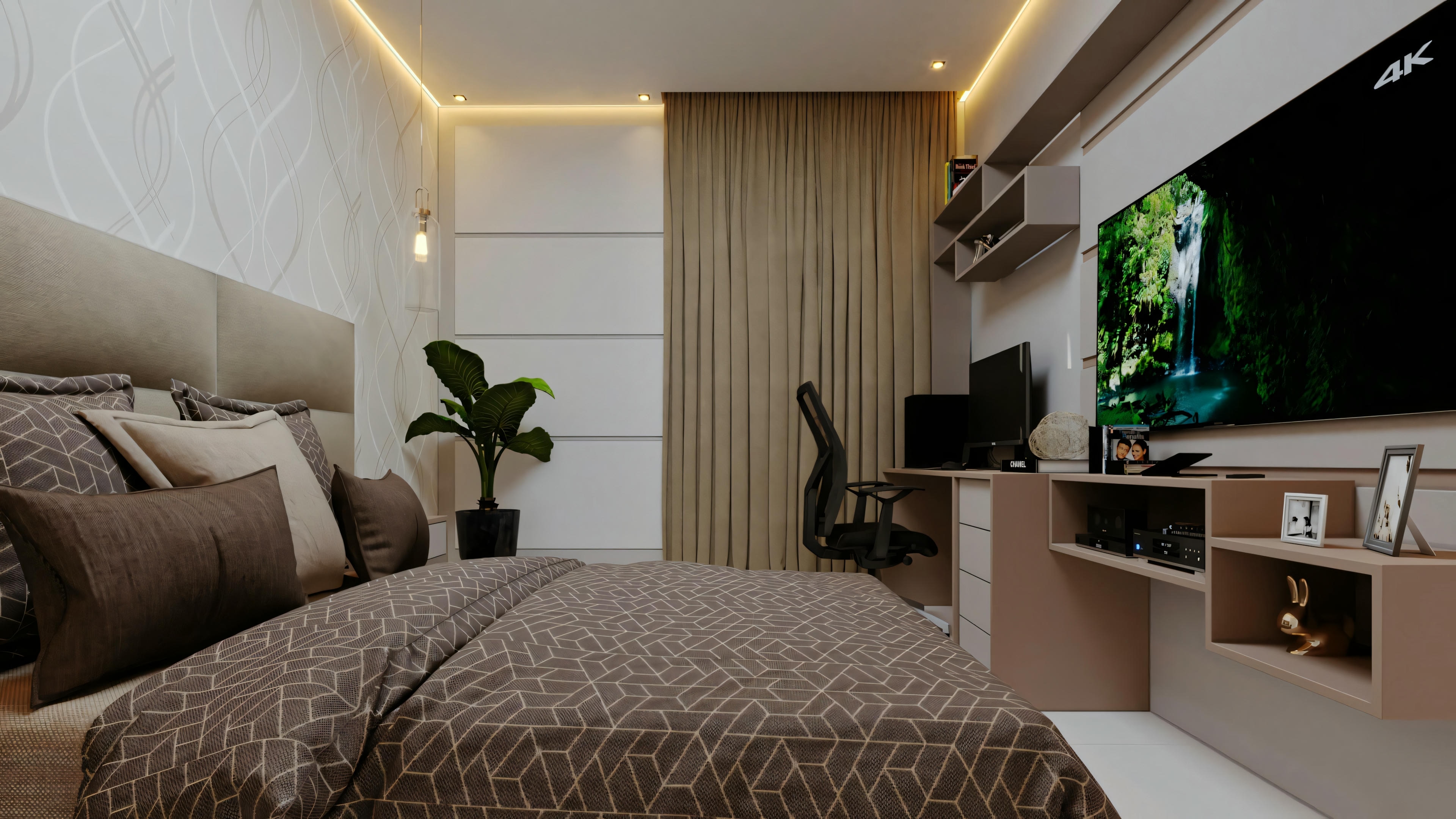 Un dormitorio con una cama de matrimonio, ropa de cama azul, dos mesitas de noche con lámparas y una ventana grande con cortinas.