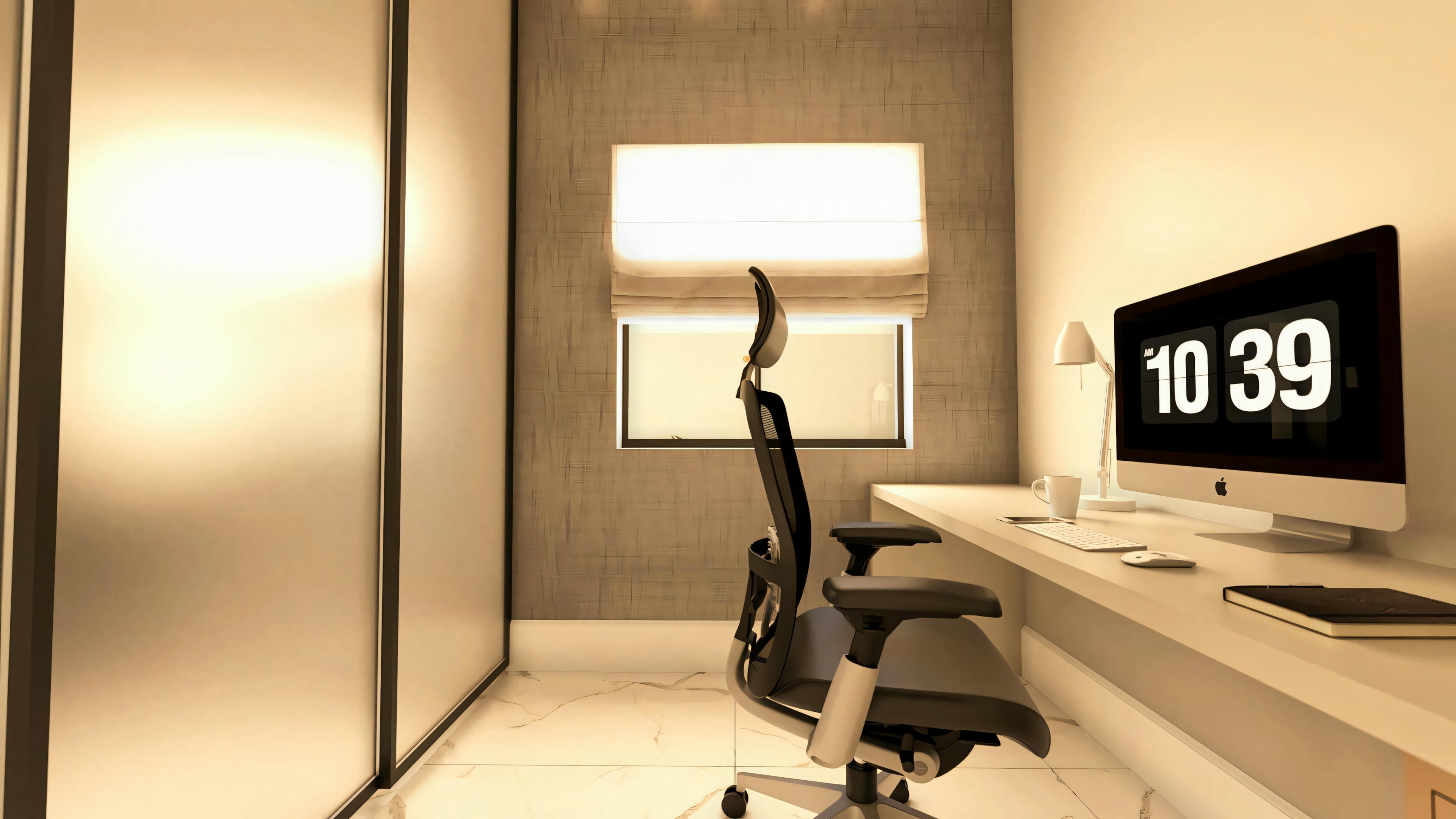 Visión lateral de la segunda home office en proyecto de casa de planta baja con 3 suites. Muestra la bancada clara, computadora, silla y el armario con puertas corredizas claras. Esta oficina forma parte de la planta de la casa de planta baja de 276.43m² con 3 suites.