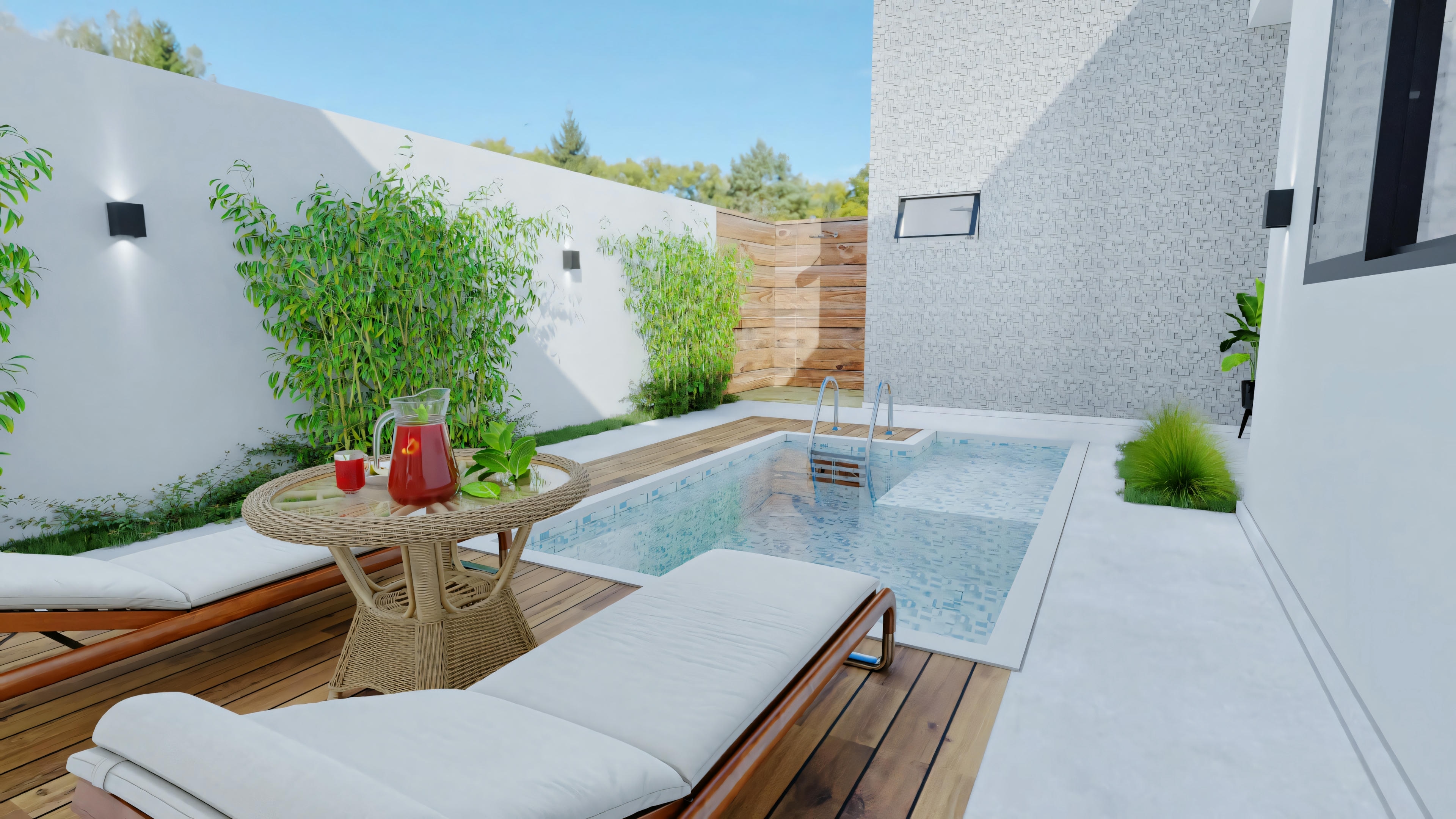 Una piscina con borde infinito, rodeada por un deck blanco, con un edificio al fondo y una puerta abierta que conduce al interior.