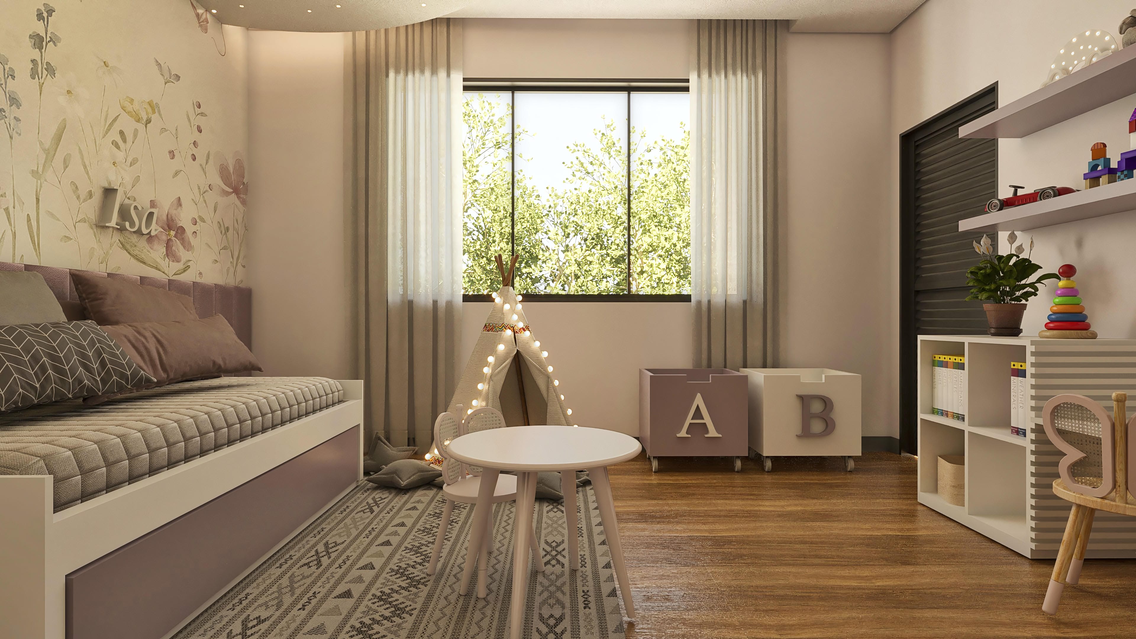 Ambiente infantil com cama, mini cabana com luzes, tapete geométrico, baús organizadores com letras e prateleiras com brinquedos.