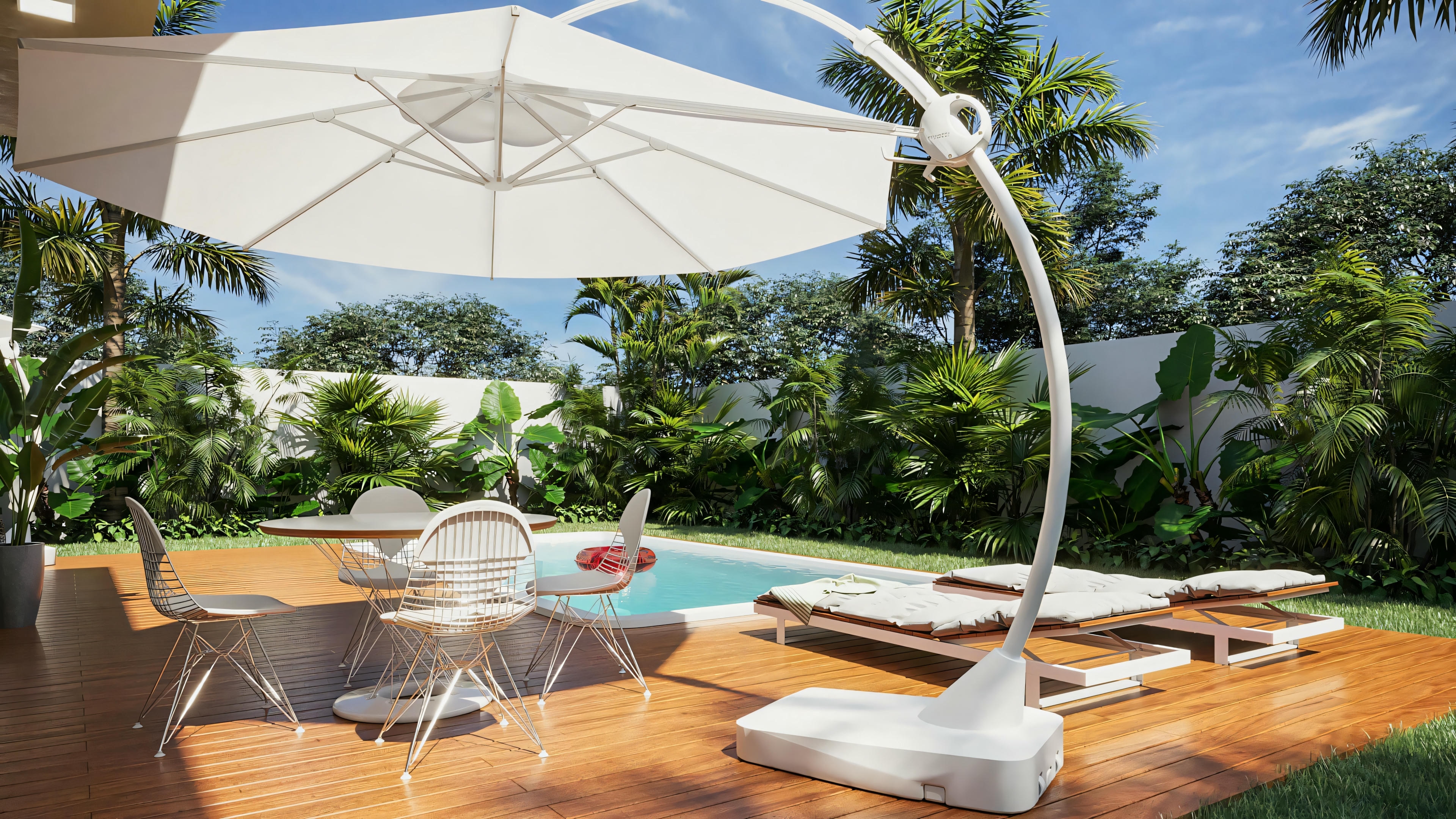 Área de lazer externa do projeto pronto de casa térrea com 2 suítes e área gourmet. O espaço conta com piscina, deck de madeira, espreguiçadeiras, conjunto de mesa e cadeiras com ombrelone, e paisagismo tropical.