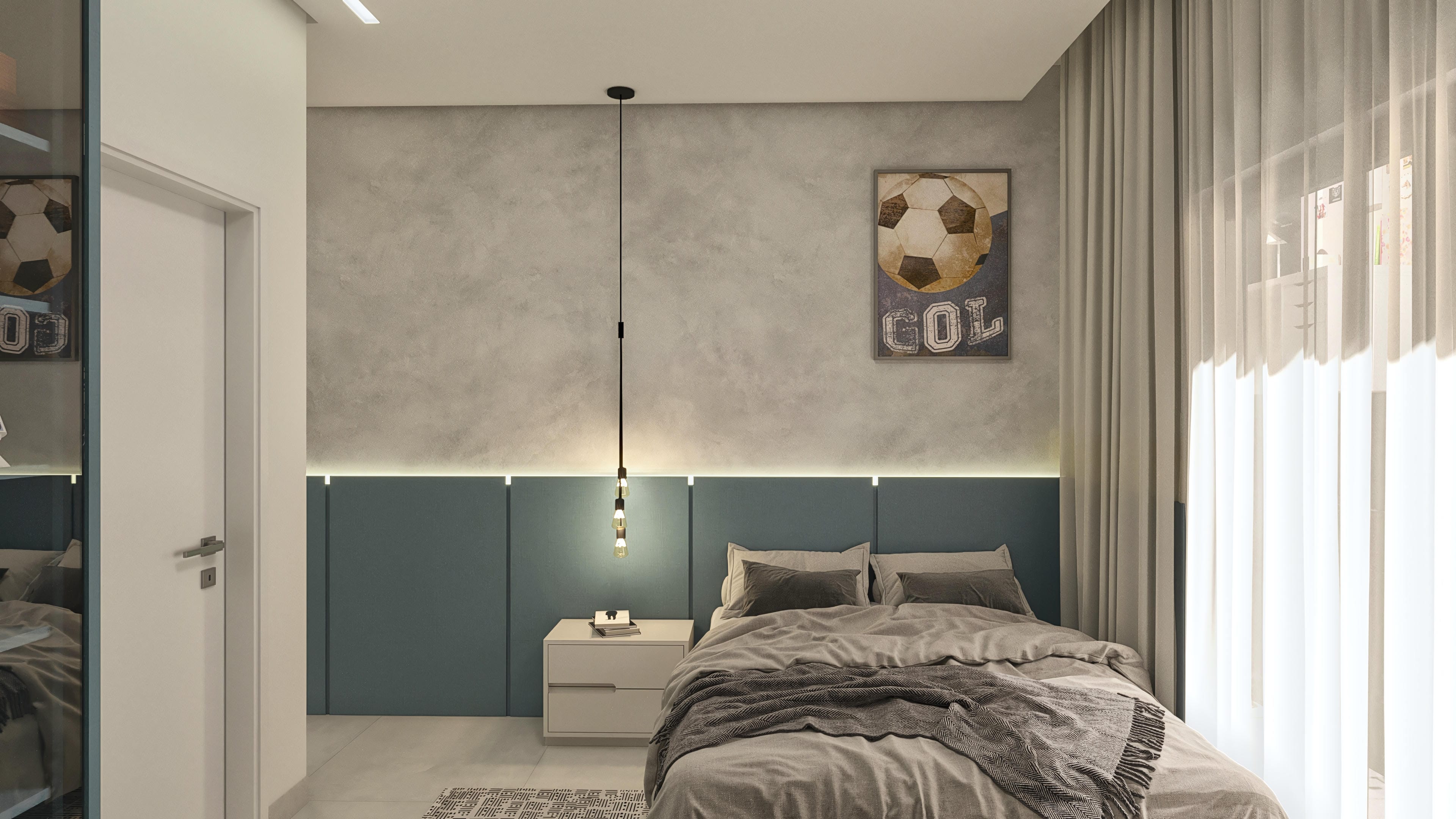 Quarto moderno com cama de casal, cabeceira azul, mesa de cabeceira, quadro de futebol e iluminação embutida.