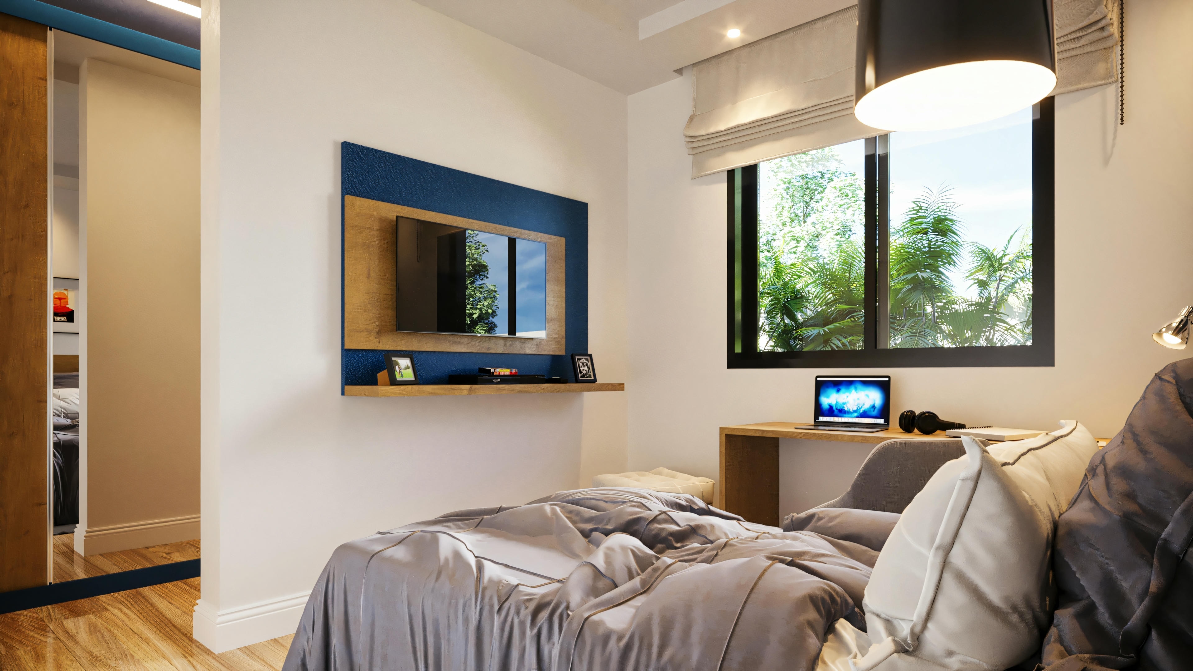 Habitación de suite en casa de planta baja con 3 suites, mostrando cama, panel de TV, escritorio junto a la ventana, y armario espejado al fondo, optimizando el espacio.