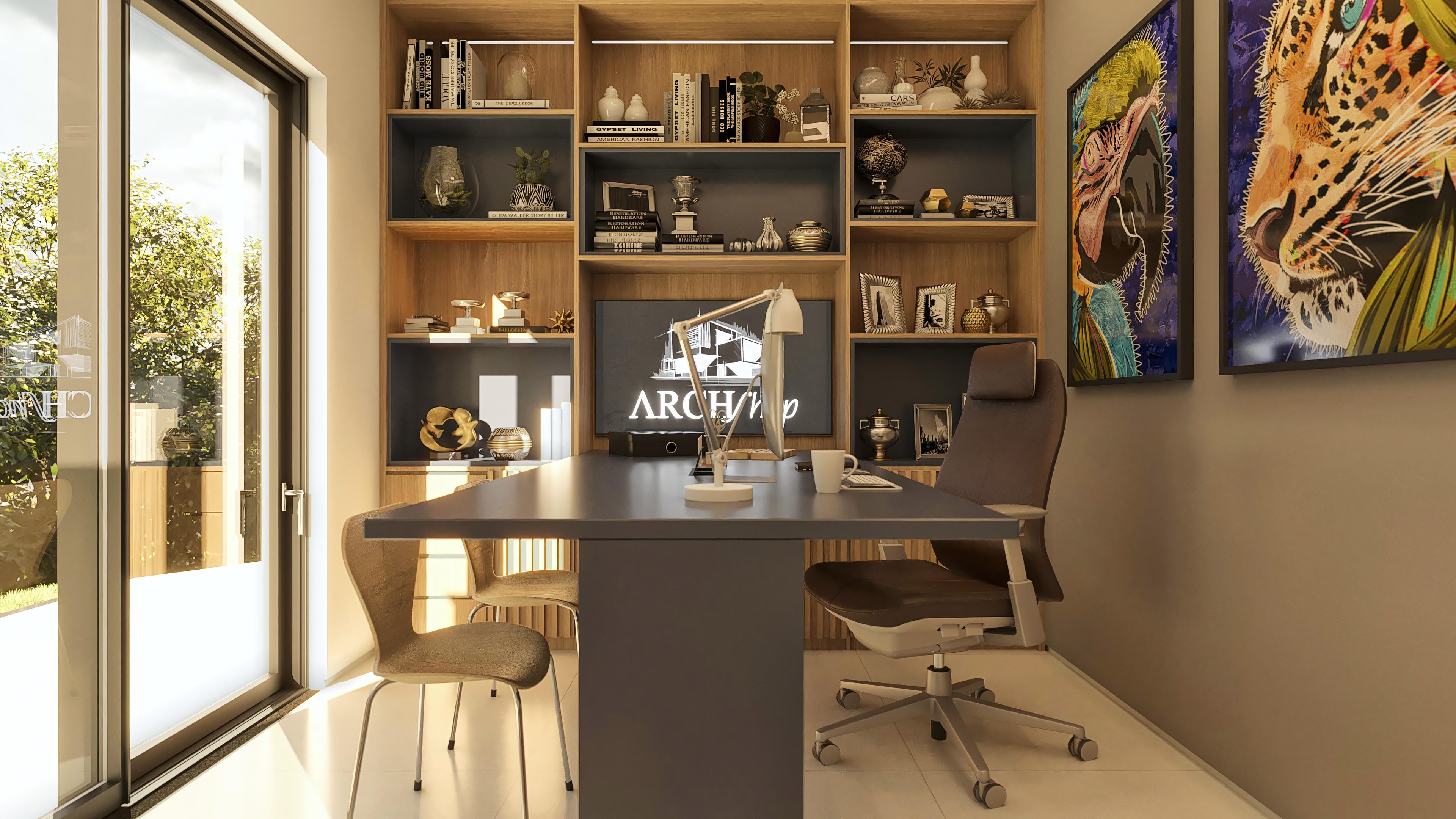 Vista interior de un moderno despacho con amplios ventanales que se abren a un frondoso jardín. Estanterías de madera clara muestran libros y objetos de decoración. La mesa de trabajo central y la silla ergonómica componen el entorno.