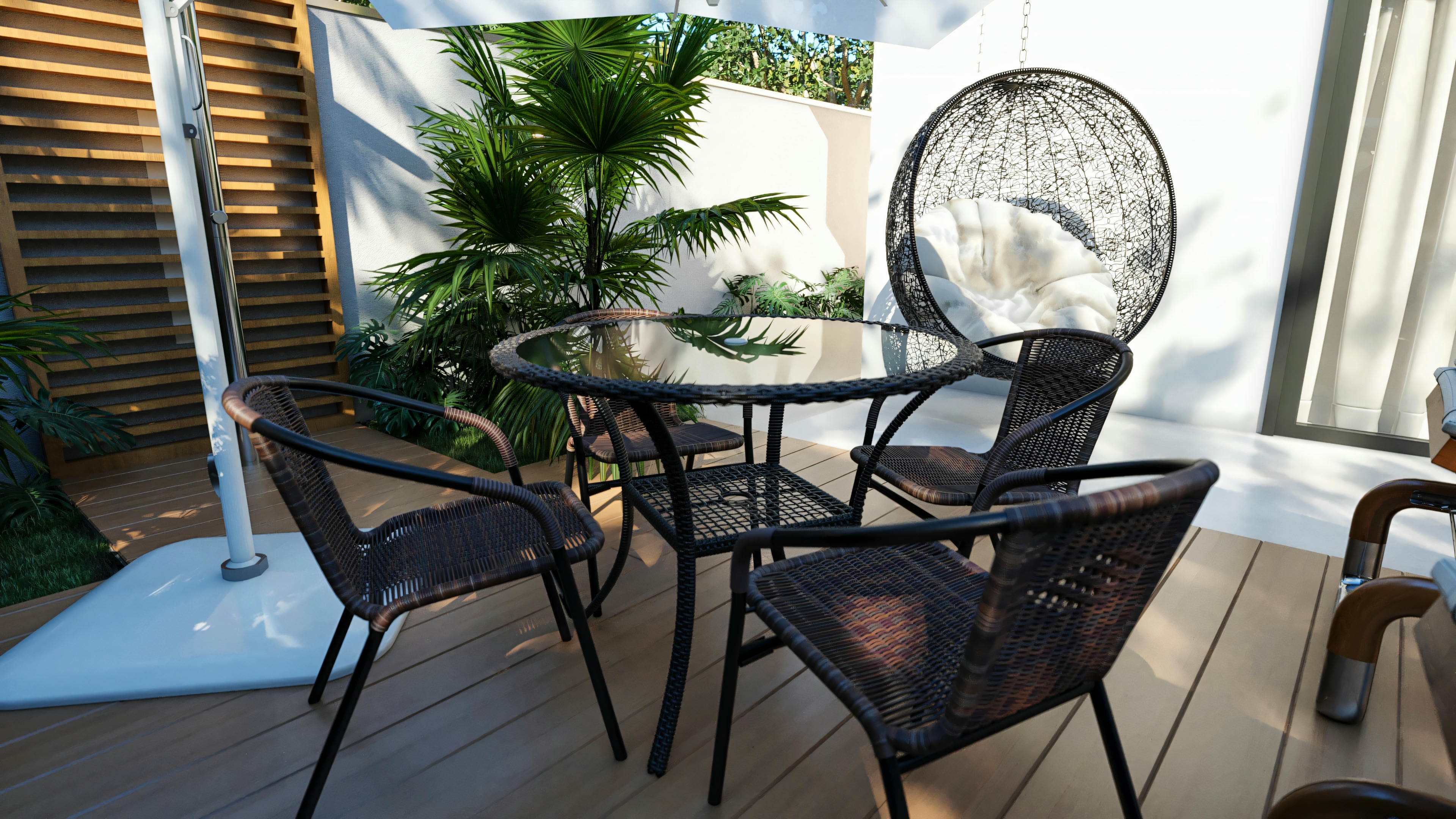 Espacio de descanso en el área de ocio de la casa de alto estándar con 5 suites, presentando deck de madera, conjunto de mesa y sillas de fibra sintética, sillón suspendido (balancín) y paisajismo cerca de la piscina.