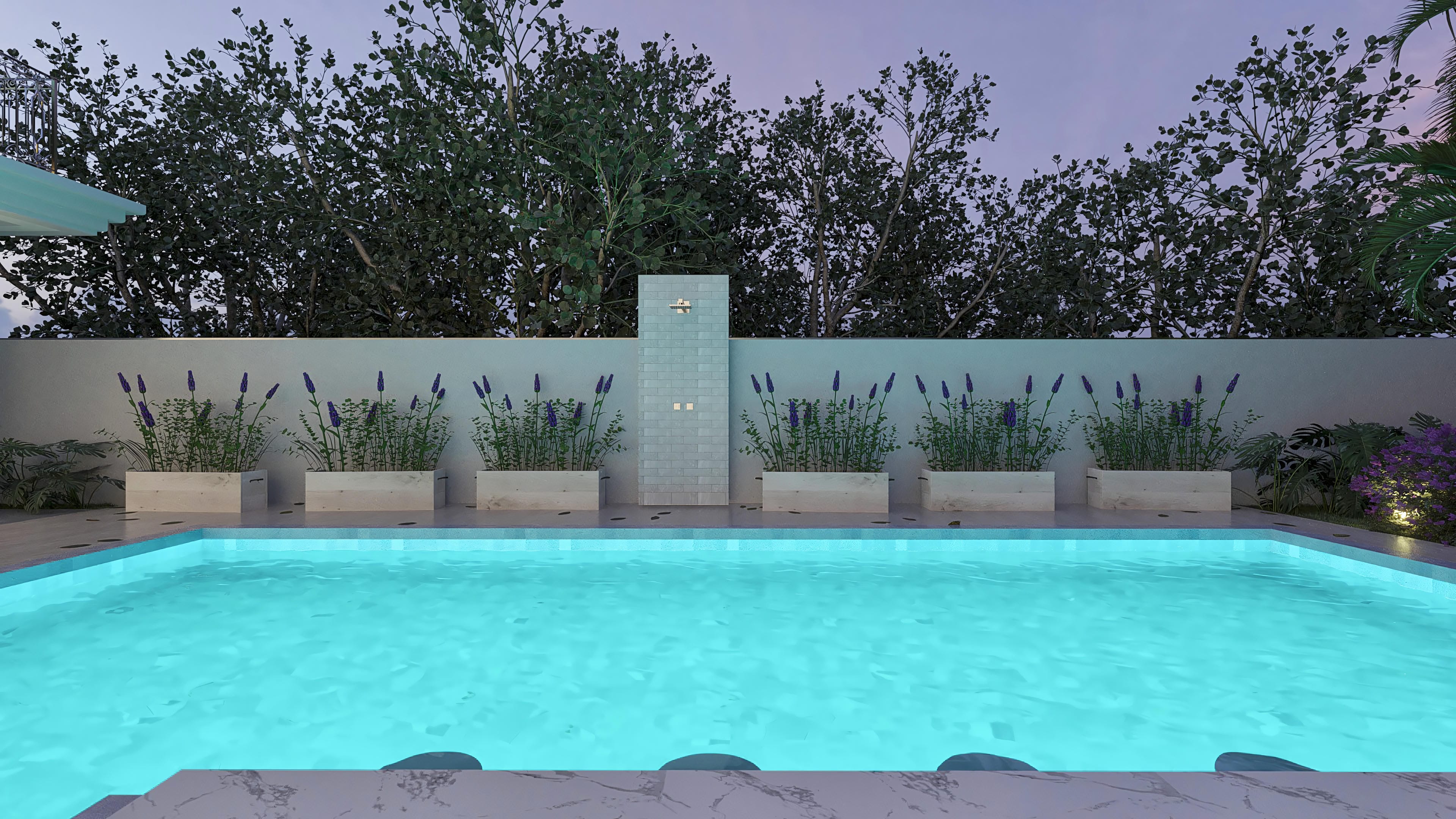 Piscina de agua cristalina con borde de mármol e iluminación subacuática, integrada a un área gourmet con pared de revestimiento en pastillas y macetas con plantas.