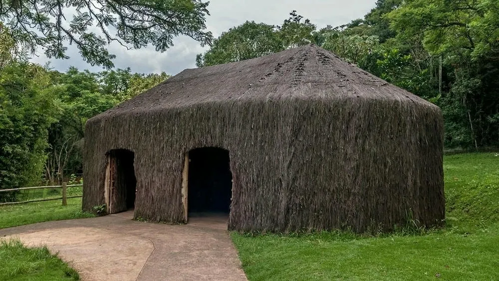 Elementos e características da arquitetura vernacular brasileira, como materiais locais e integração com o ambiente.
