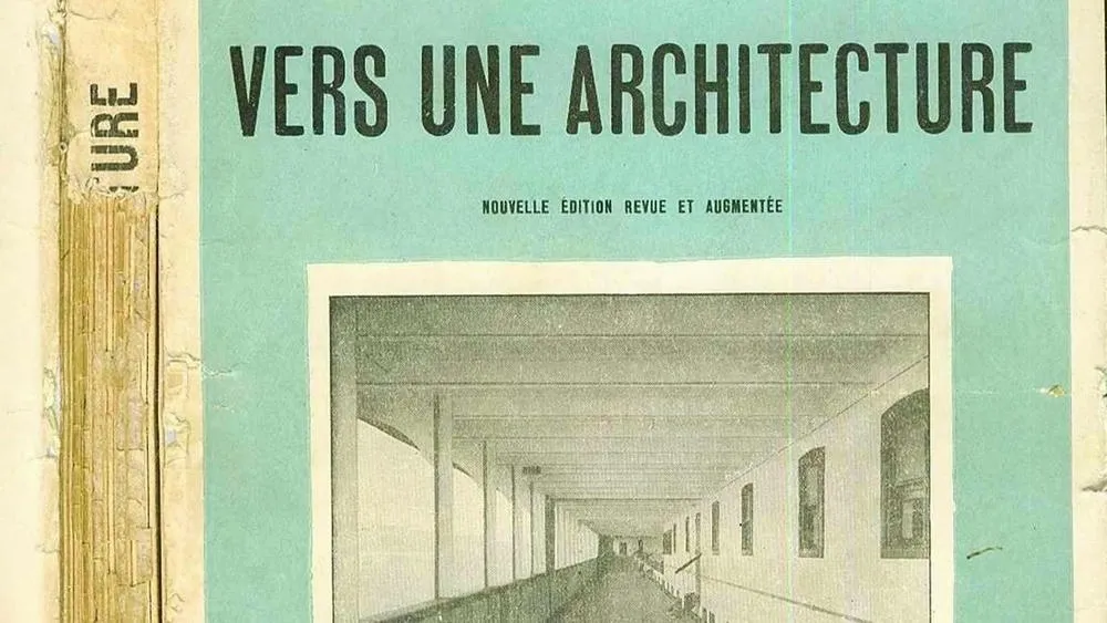 Edifício icônico que demonstra a influência de Le Corbusier na arquitetura contemporânea, com formas limpas e funcionalidade.