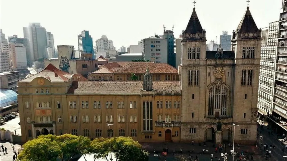 Mosteiro de São Bento no centro de São Paulo, com sua arquitetura colonial barroca.