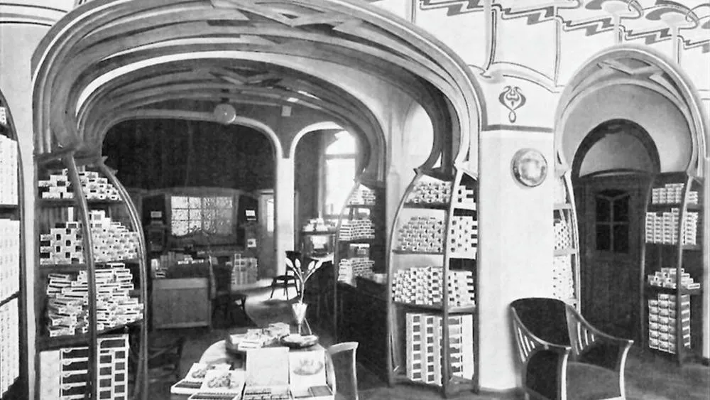 Antiga galeria de arte parisiense, representando o início do Art Nouveau.