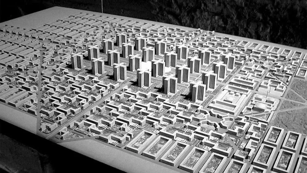 Exemplo de arquitetura que aplica os princípios de Le Corbusier, com destaque para a planta livre e grandes aberturas.