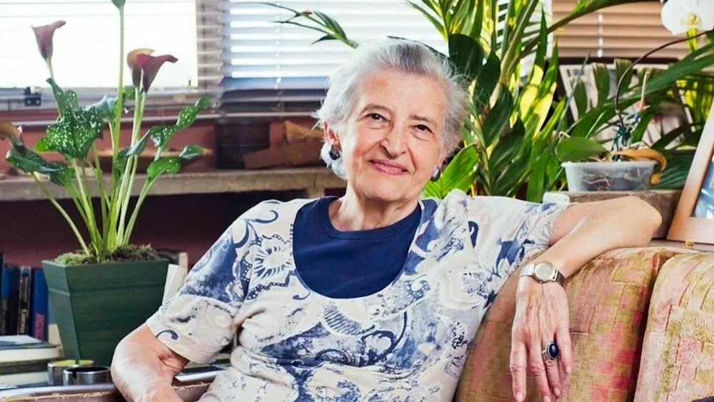 Foto de Rosa Kliass, premiada arquitecta y paisajista brasileña.