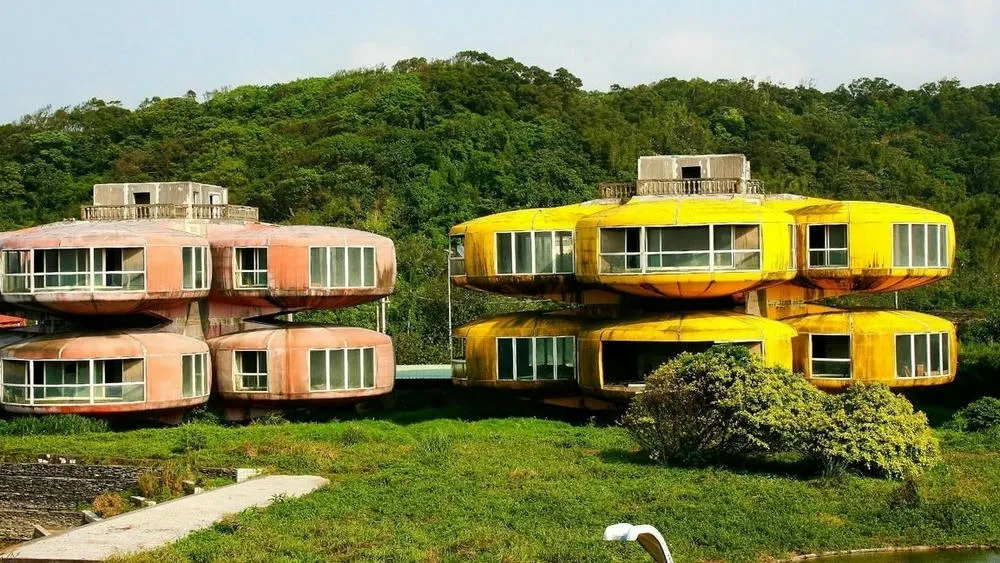 UFO-shaped houses in Sanzhi, Taiwan, with futuristic design.