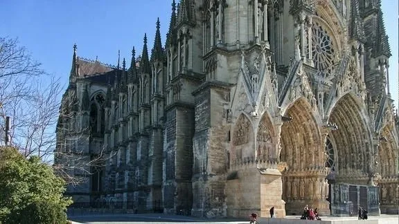 Gothic cathedral with ogival arches and stained glass, representing Gothic architecture.